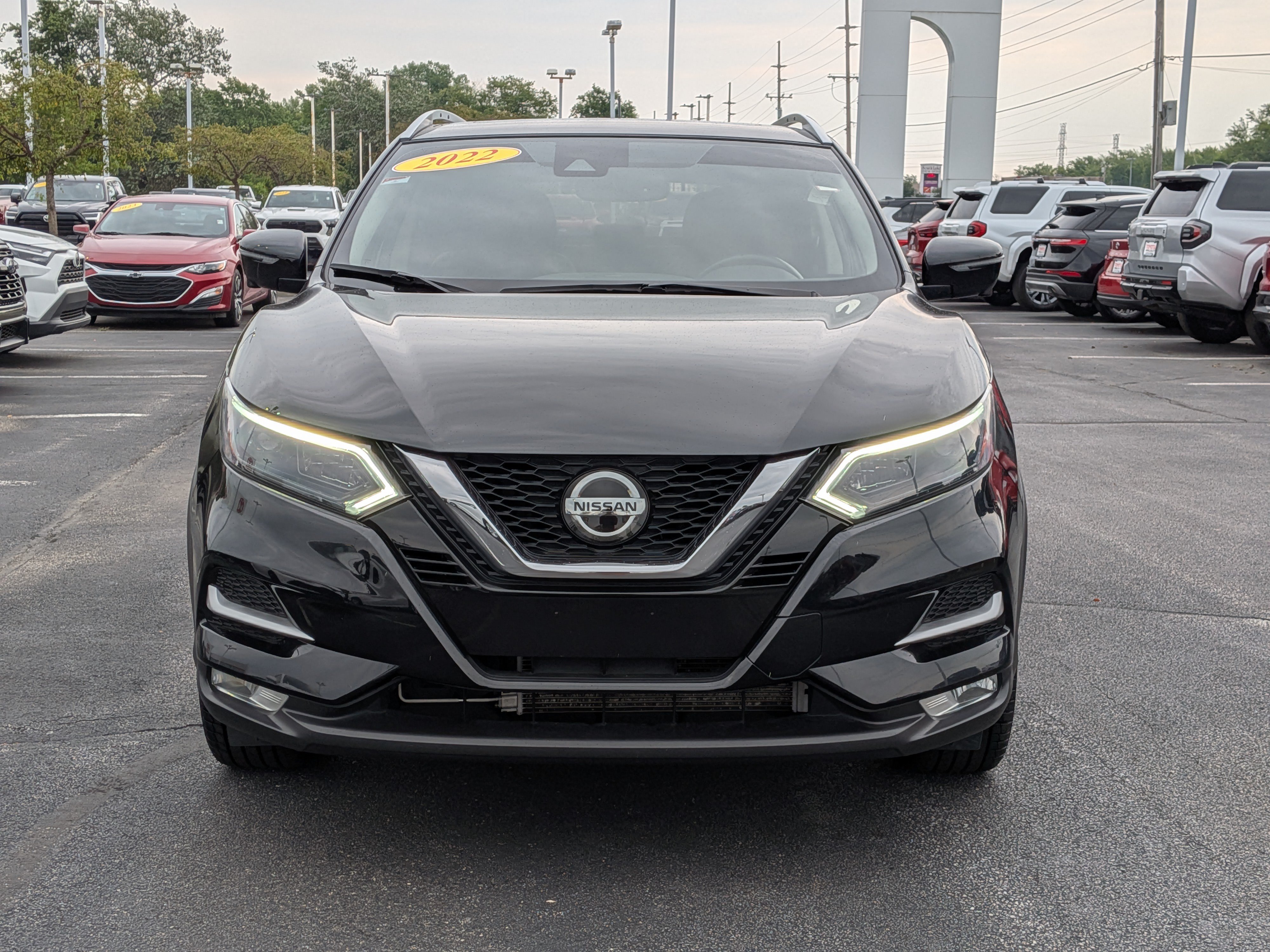 Used 2022 Nissan Rogue Sport SL w/ Premium Package AWD/4WD image 2