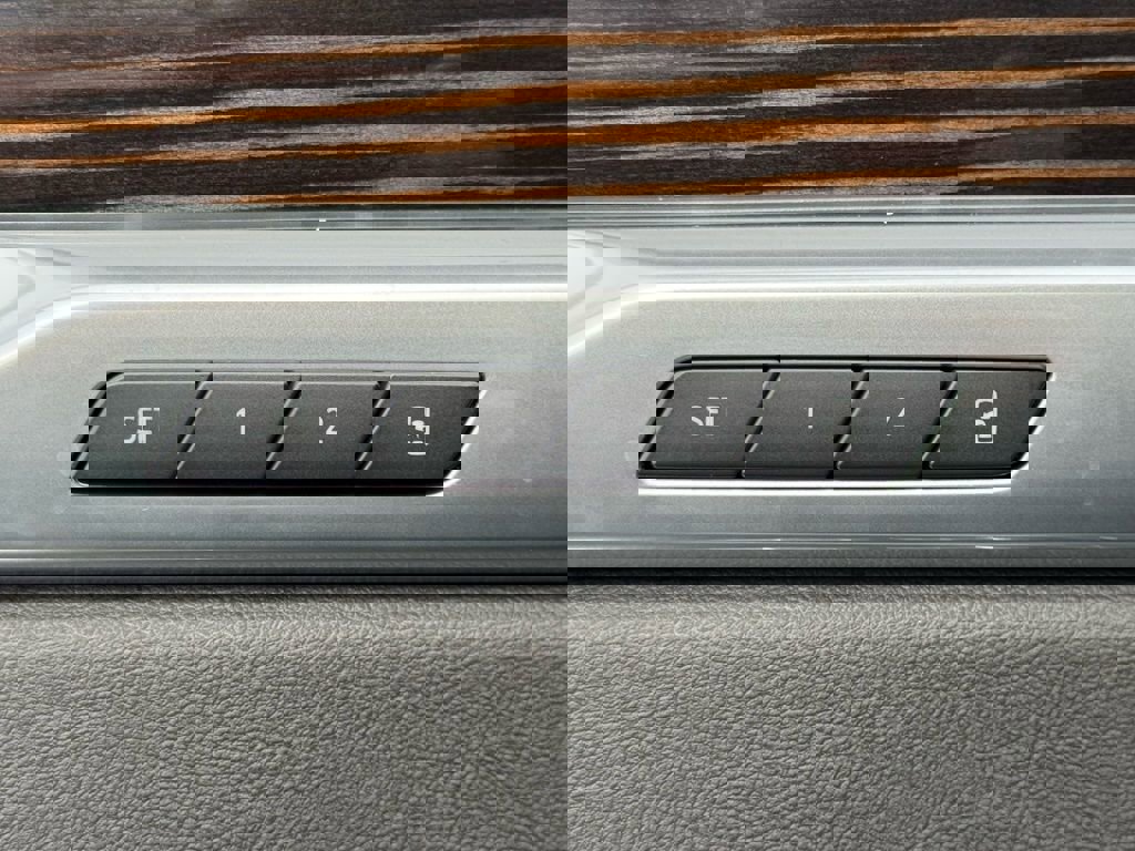 Certified 2025 Cadillac Escalade Premium Luxury w/ Touring Package image 17