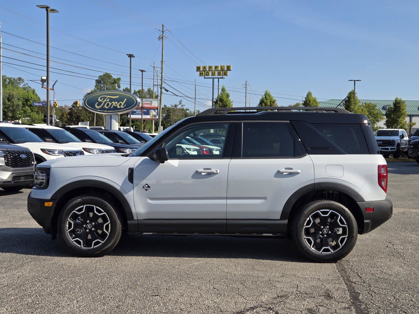 New 2026 Ford Bronco Sport Outer Banks w/ Outer Banks Tech Package+ AWD/4WD image 13
