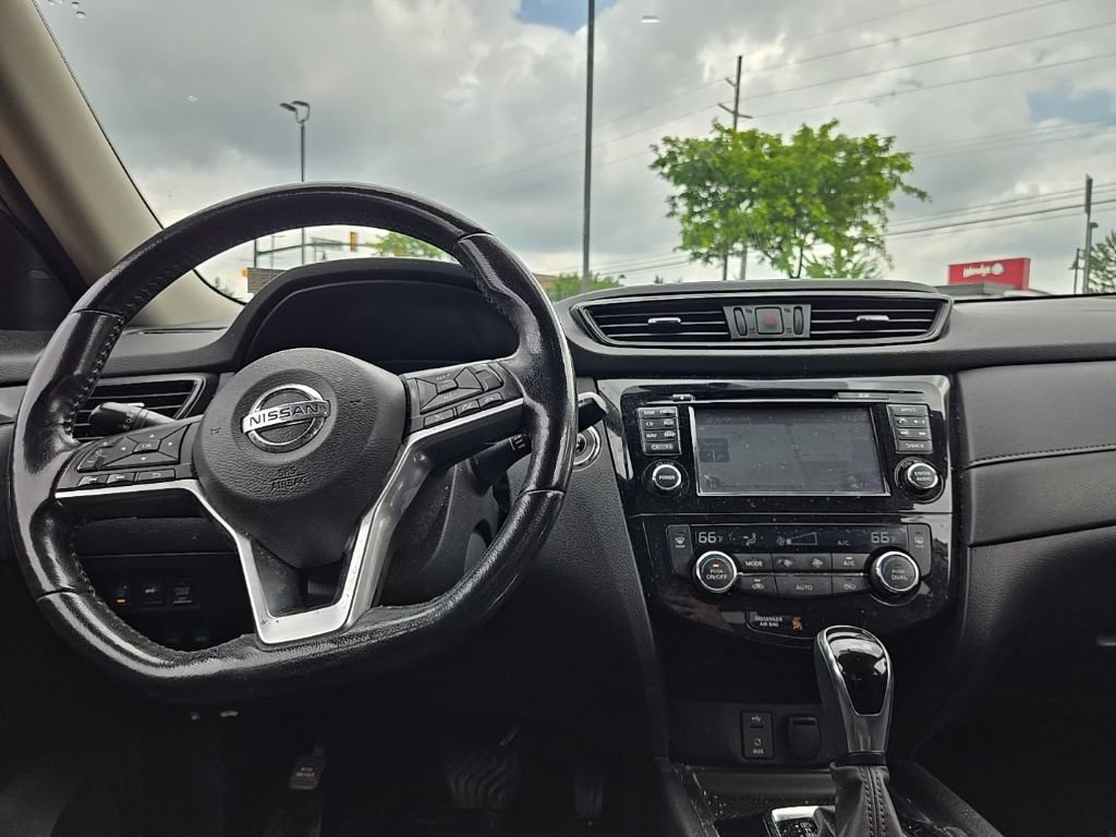 Used 2017 Nissan Rogue SV AWD/4WD image 42