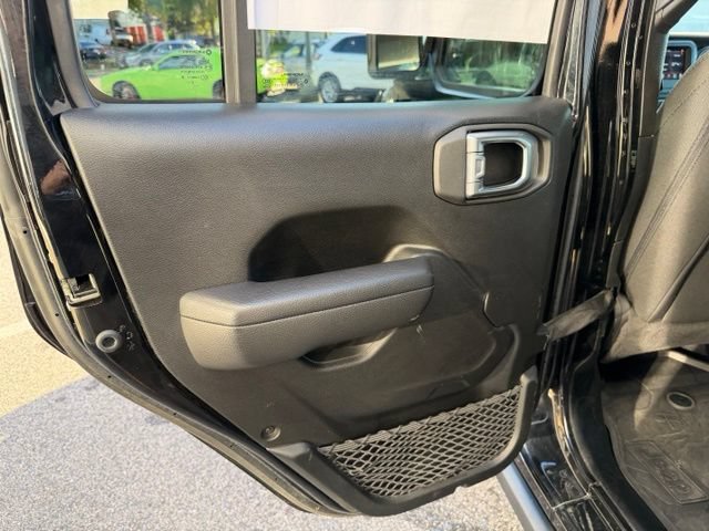 Used 2023 Jeep Wrangler Unlimited w/ Cold Weather Group AWD/4WD image 14