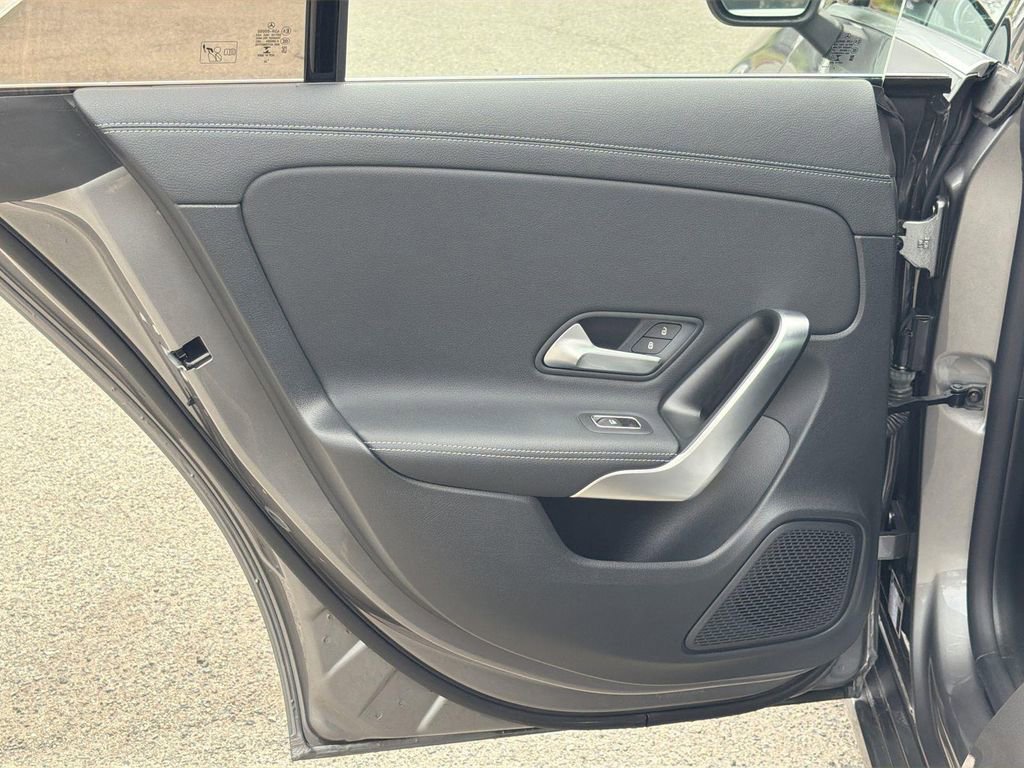Used 2023 Mercedes-Benz CLA 250 image 24