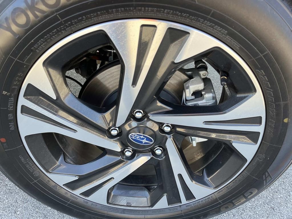 Used 2025 Subaru Crosstrek 2.0i Premium image 11