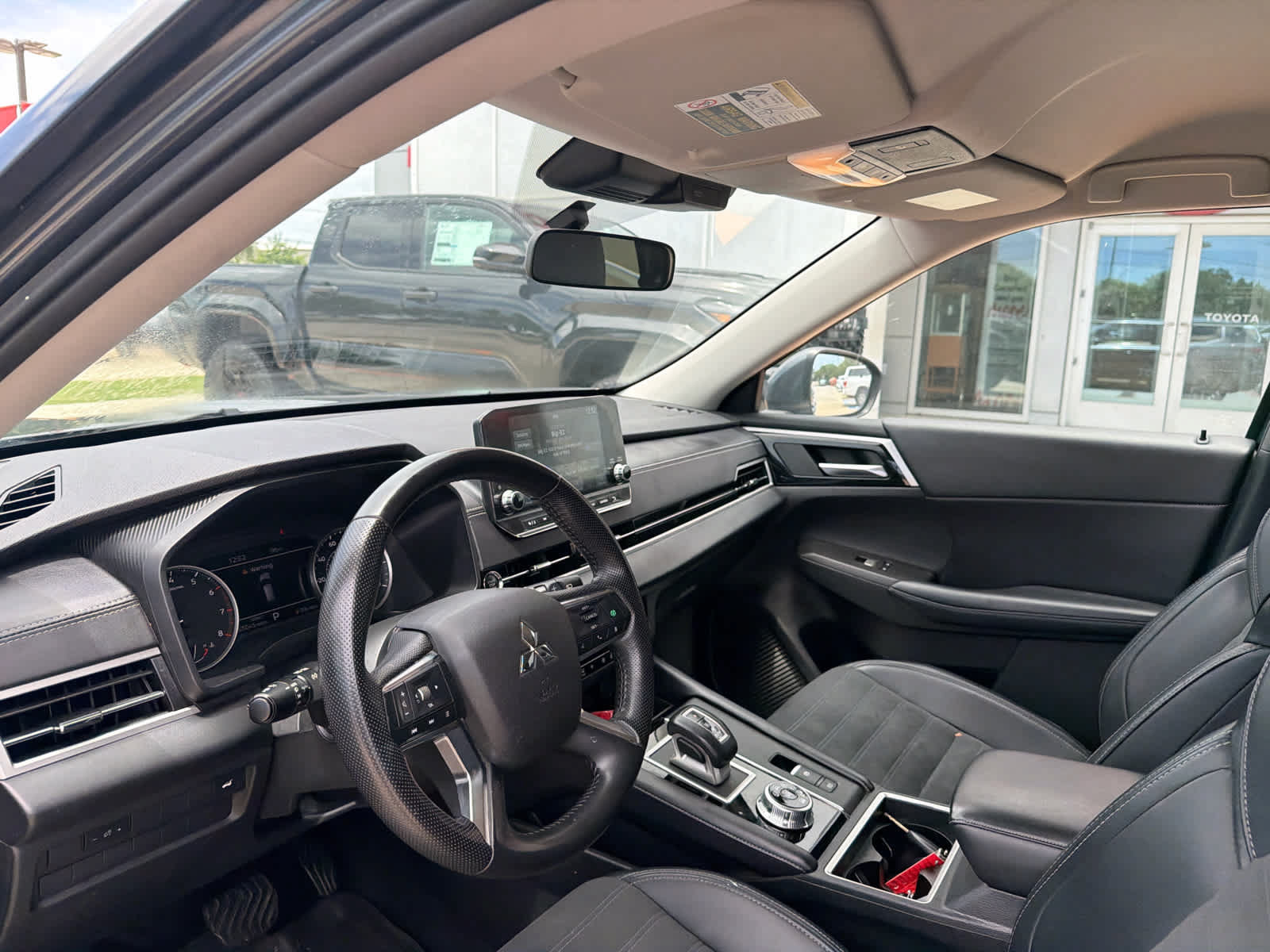 Used 2024 Mitsubishi Outlander SE AWD/4WD image 44