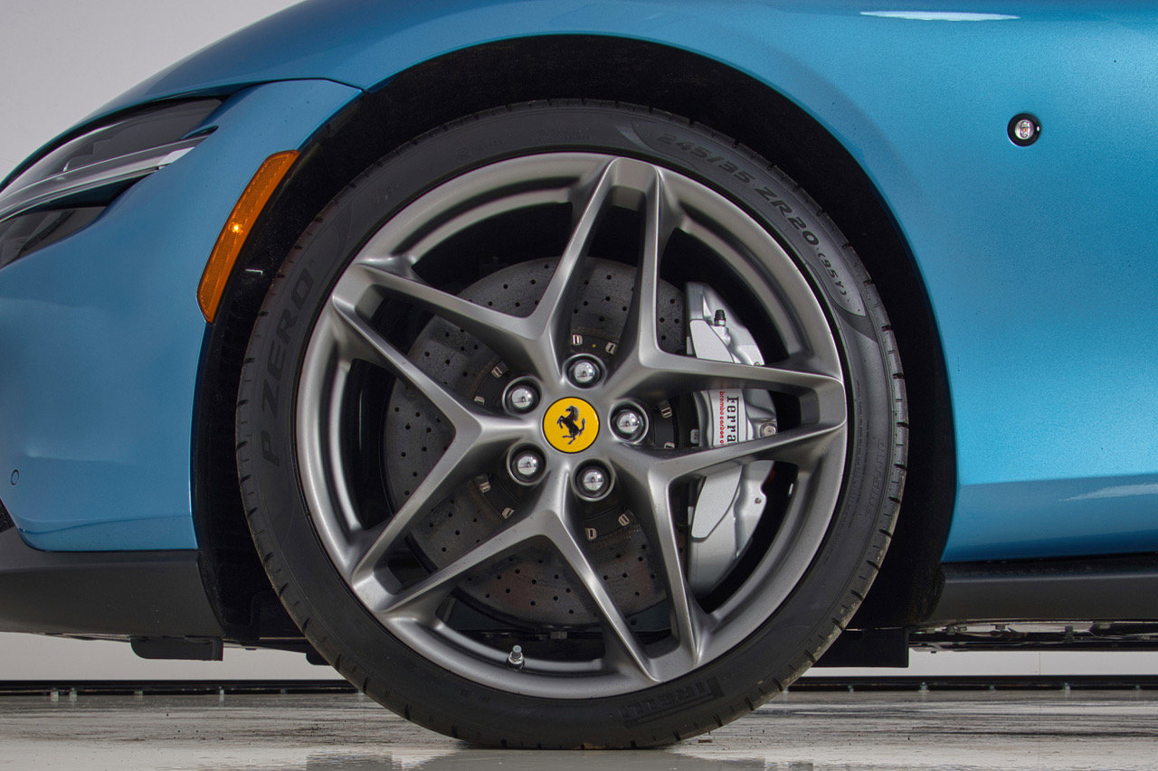 Certified 2025 Ferrari Roma Spider RWD image 19