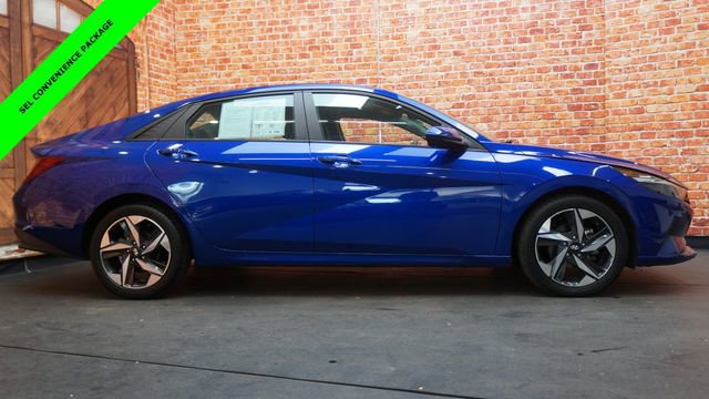 Used 2023 Hyundai Elantra SEL w/ Convenience Package image 8