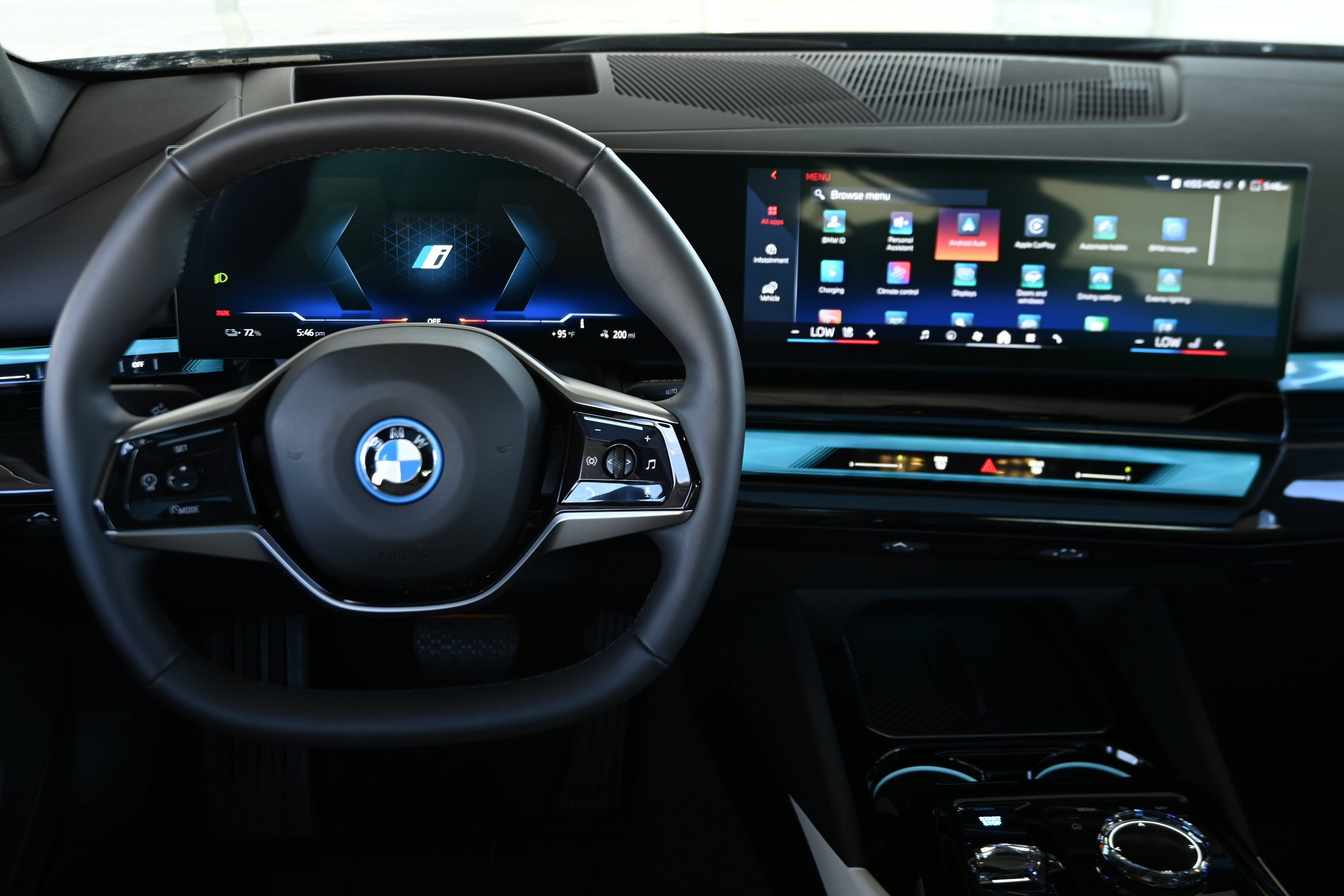 Certified 2026 BMW i5 eDrive40 w/ Executive Package RWD image 16