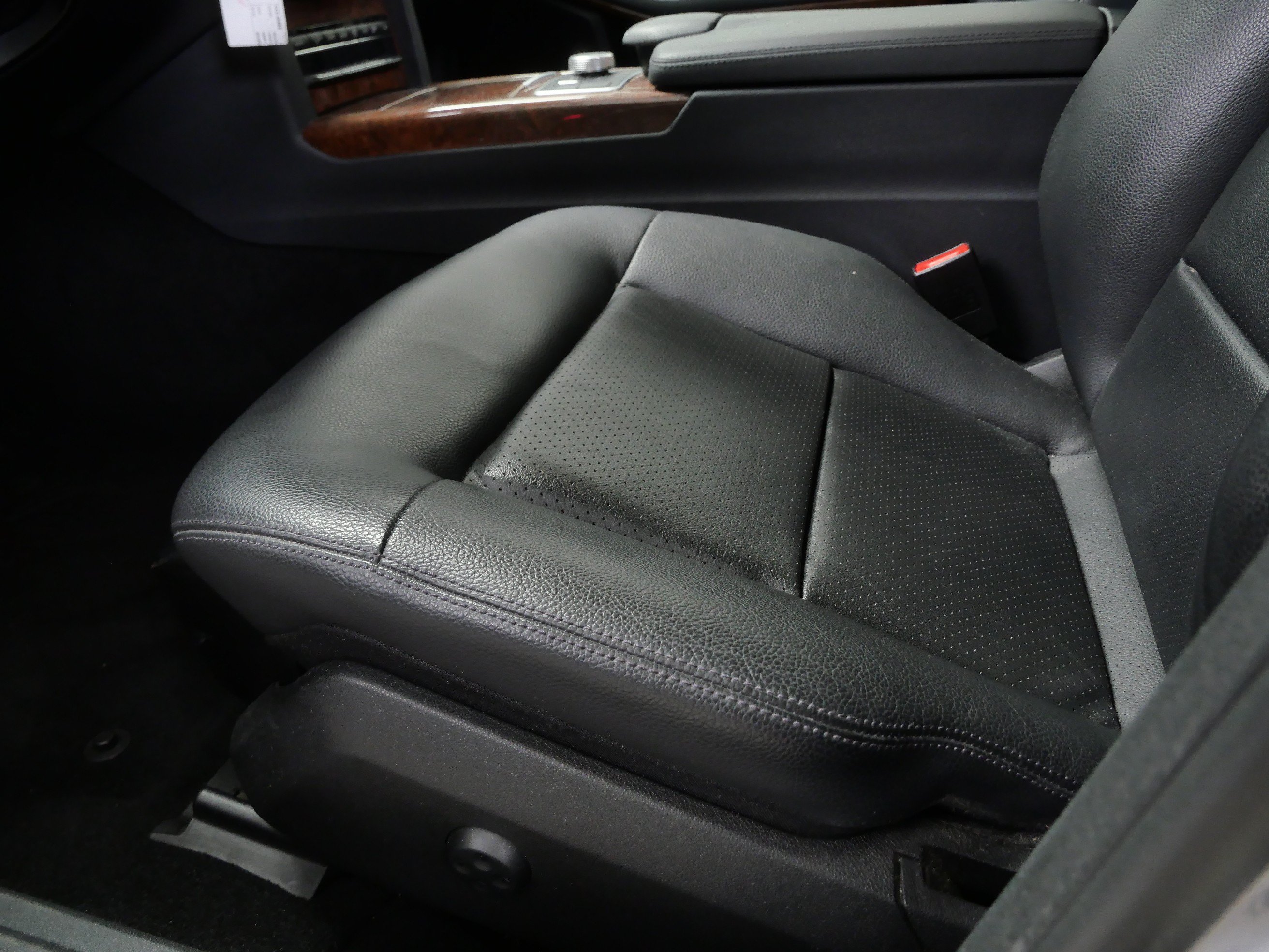 Used 2012 Mercedes-Benz E 350 4MATIC Sedan image 17