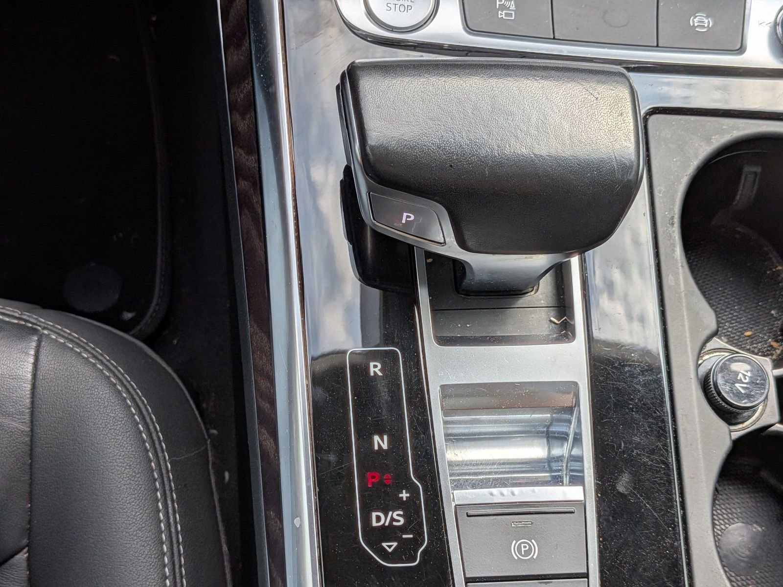 Used 2019 Audi Q8 Premium image 26