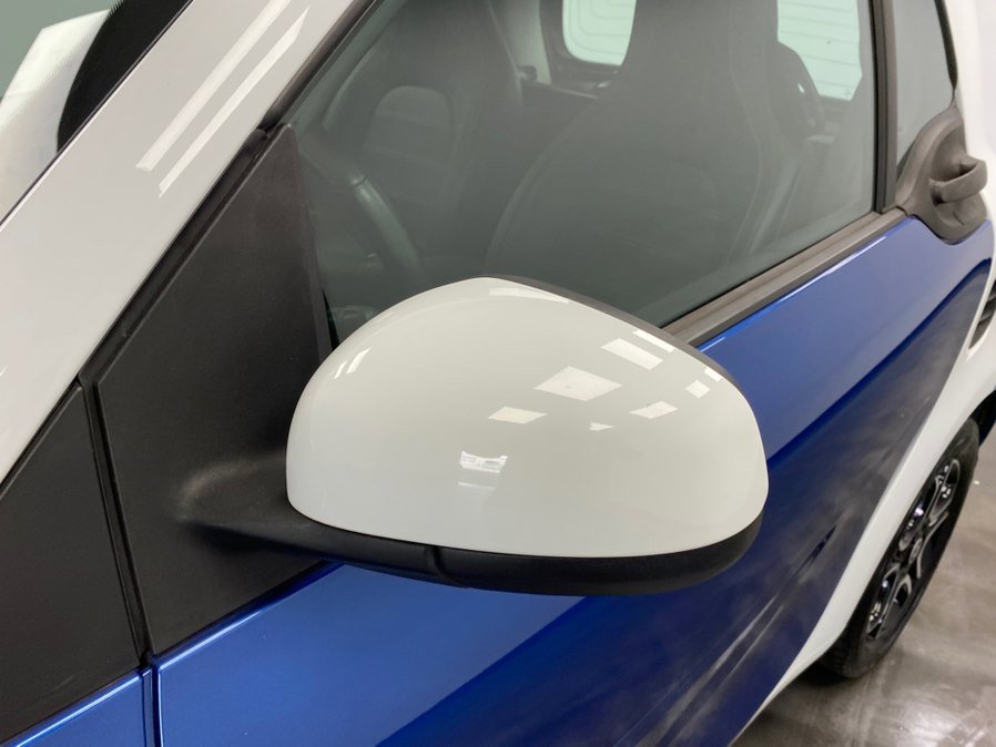 Used 2017 smart fortwo Prime RWD image 12