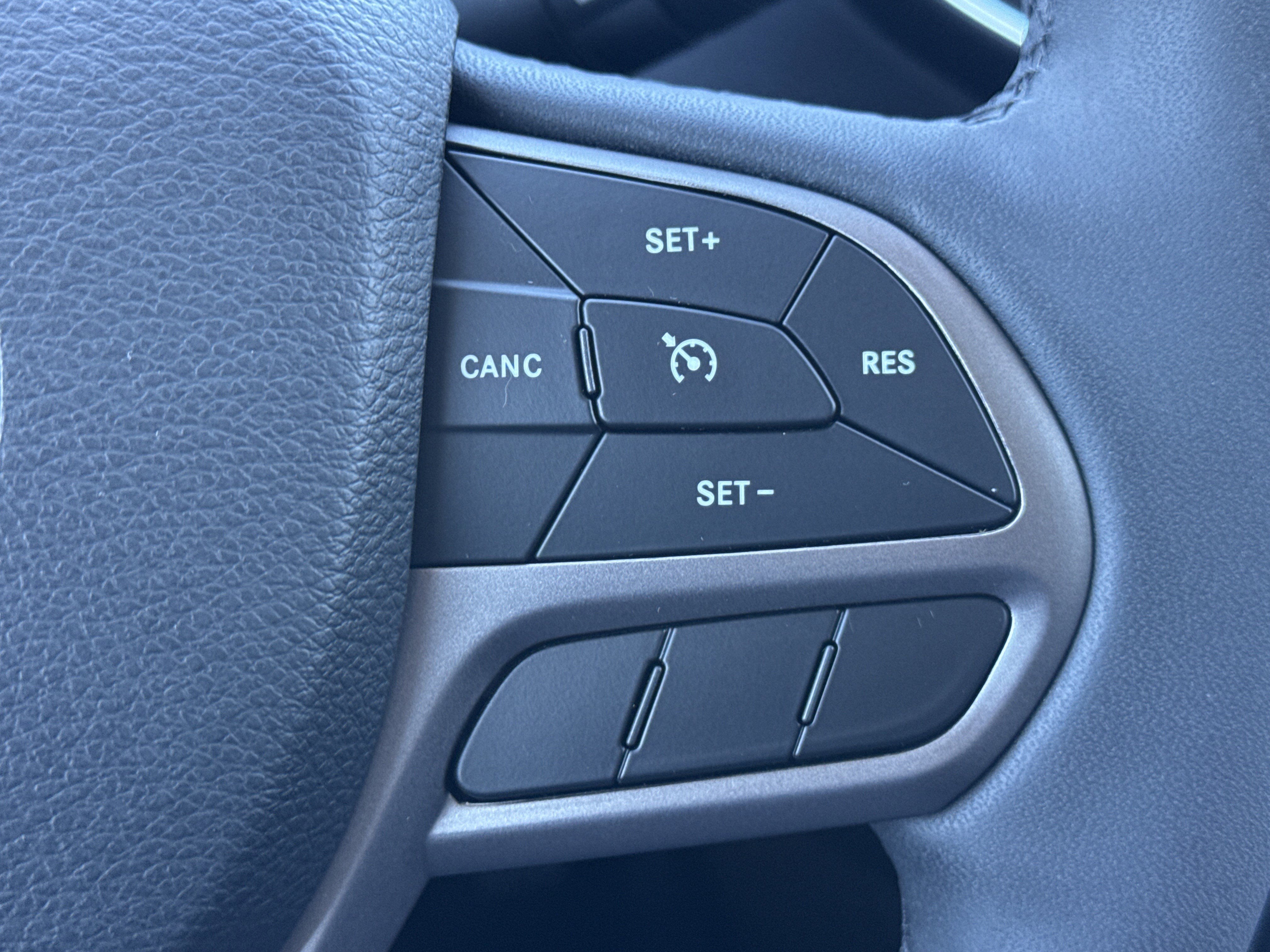 Used 2022 Jeep Cherokee Latitude Lux image 32