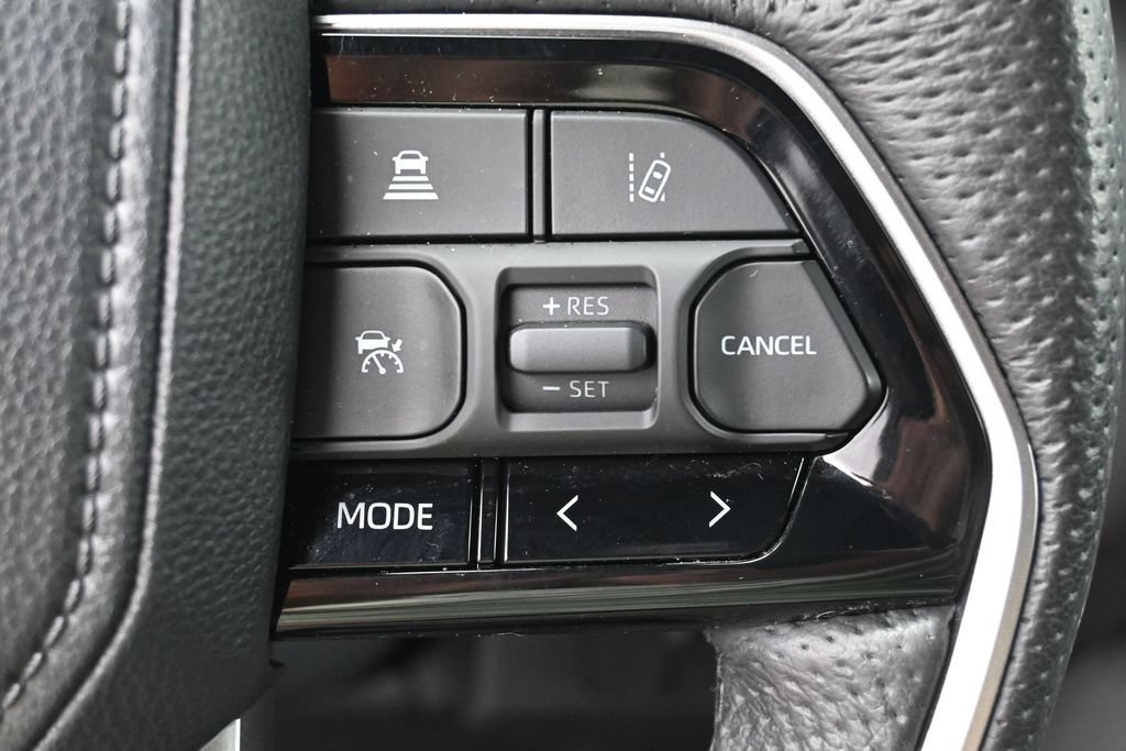 Certified 2024 Toyota Sequoia Platinum AWD/4WD image 18