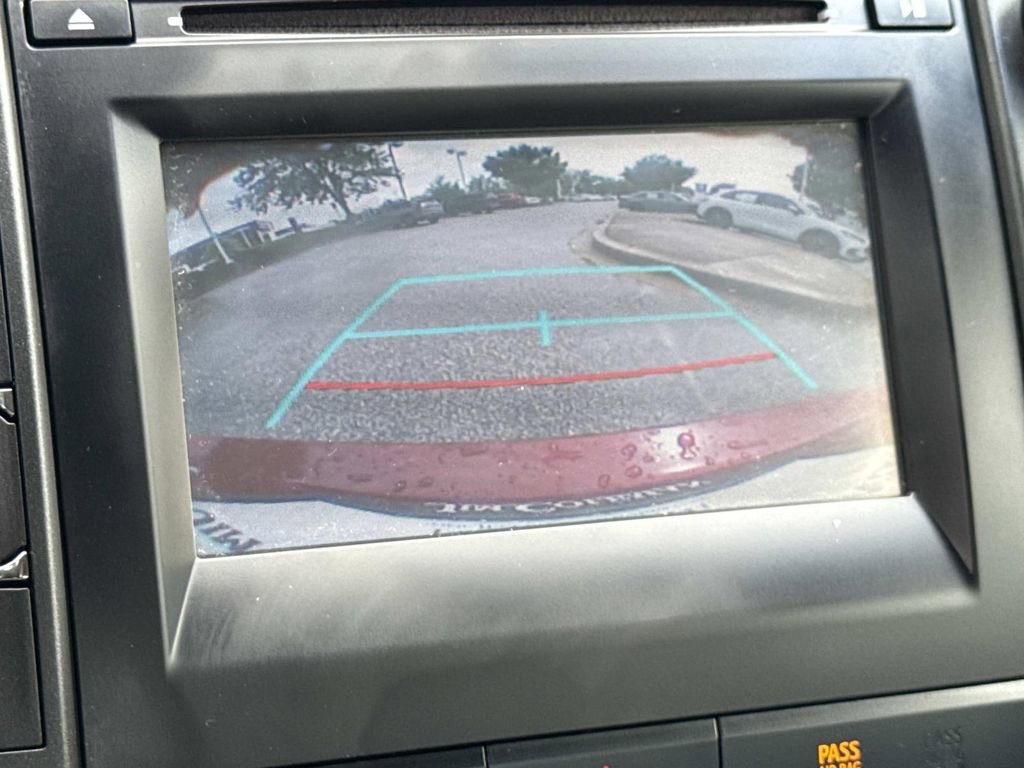 Used 2017 Toyota Camry SE FWD image 5