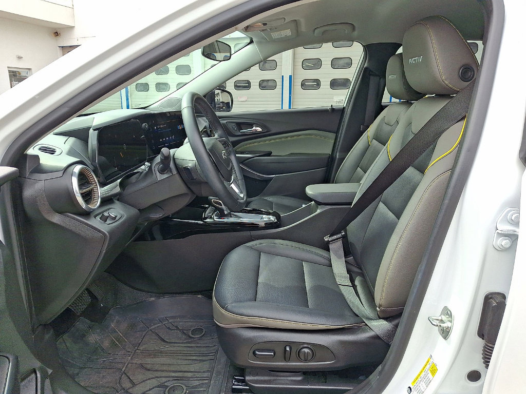 Certified 2024 Chevrolet Trax ACTIV w/ Driver Confidence Package image 11