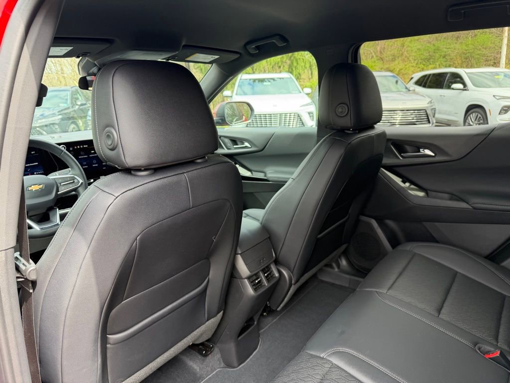 Used 2026 Chevrolet Equinox LT w/ Convenience Package II image 14