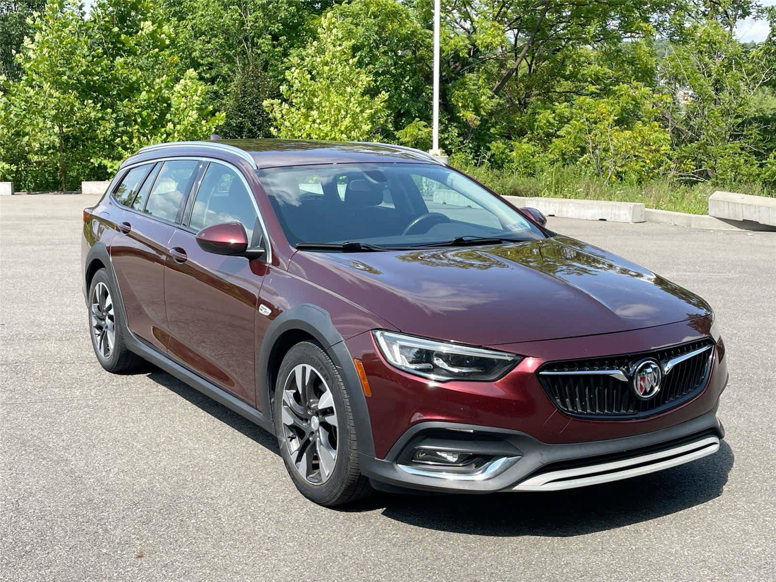 Used 2018 Buick Regal Preferred w/ Sights and Sounds Package AWD/4WD image 7
