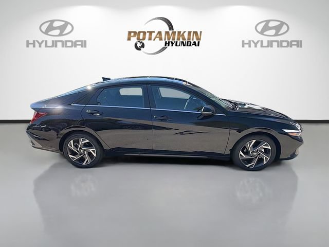 New 2026 Hyundai Elantra Limited FWD image 4