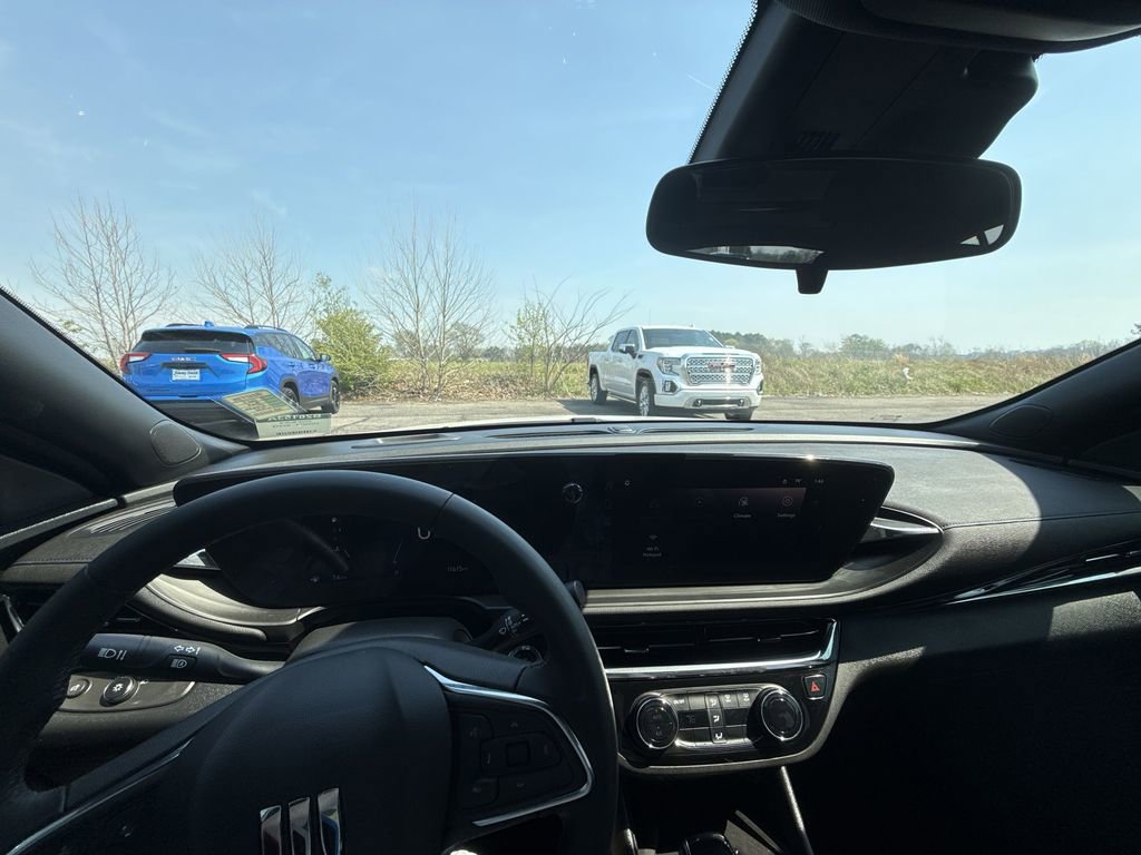 Certified 2025 Buick Envista Sport Touring w/ Convenience II Package image 27