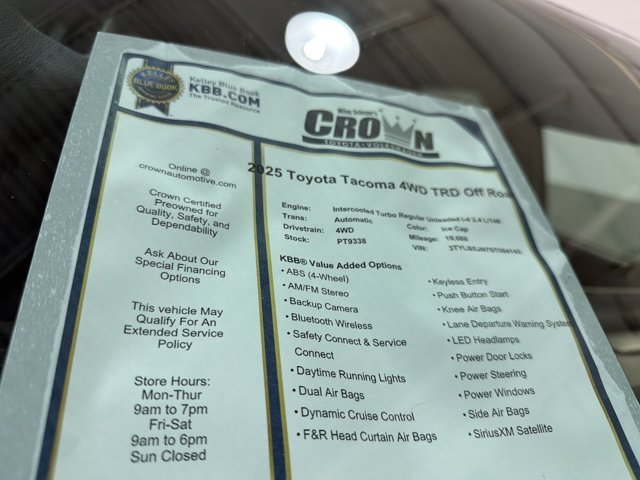Used 2025 Toyota Tacoma TRD Off-Road AWD/4WD image 40