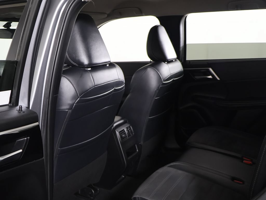 Used 2024 Mitsubishi Outlander SE Black Edition FWD image 28