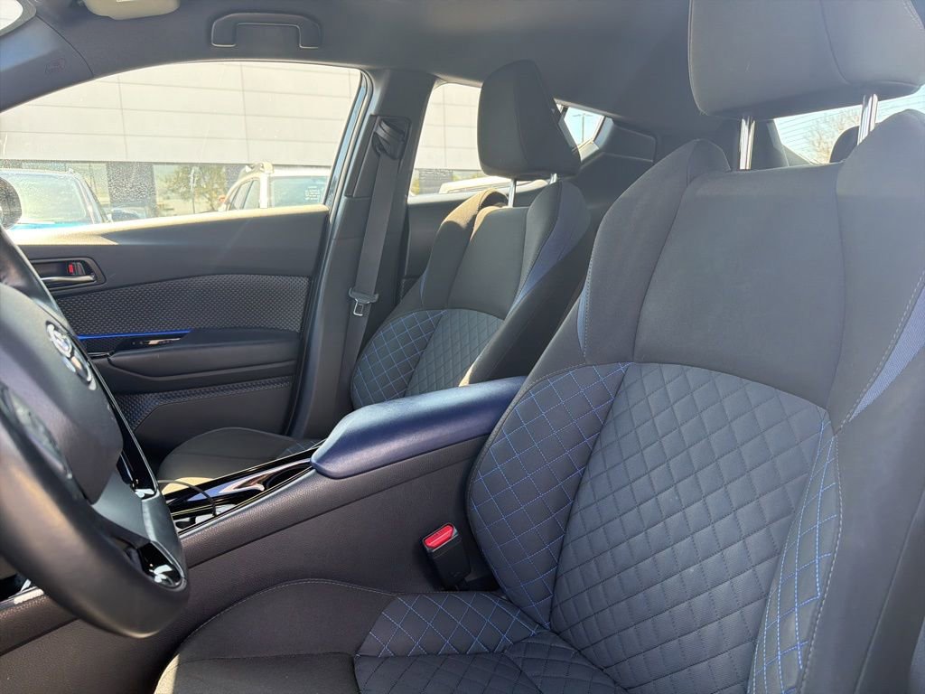 Used 2020 Toyota C-HR XLE image 12