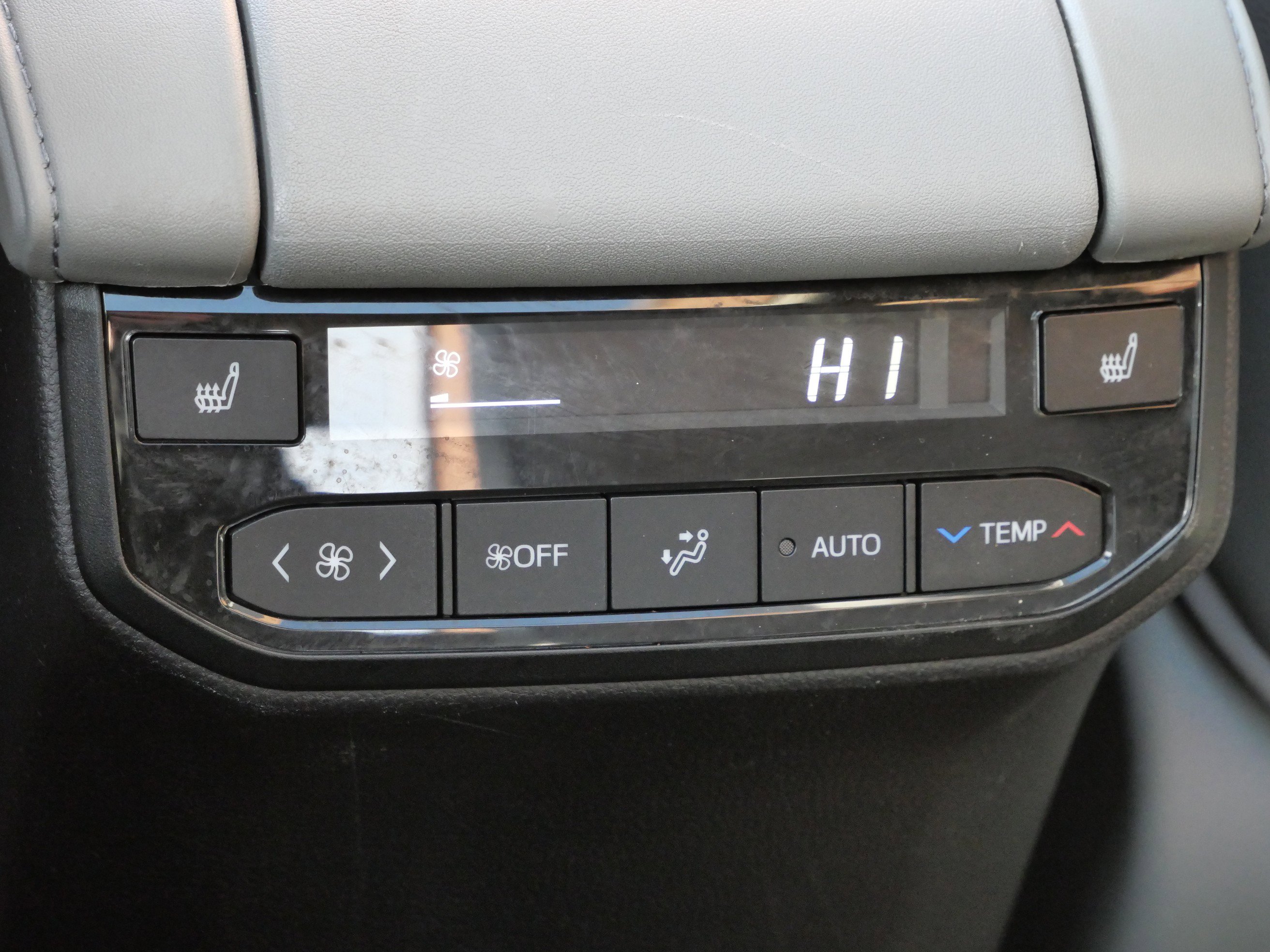 Used 2020 Toyota Highlander Platinum image 14