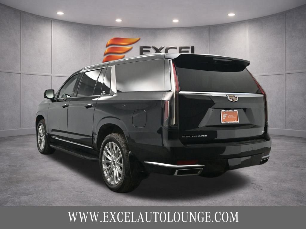 Used 2023 Cadillac Escalade ESV Premium Luxury image 4