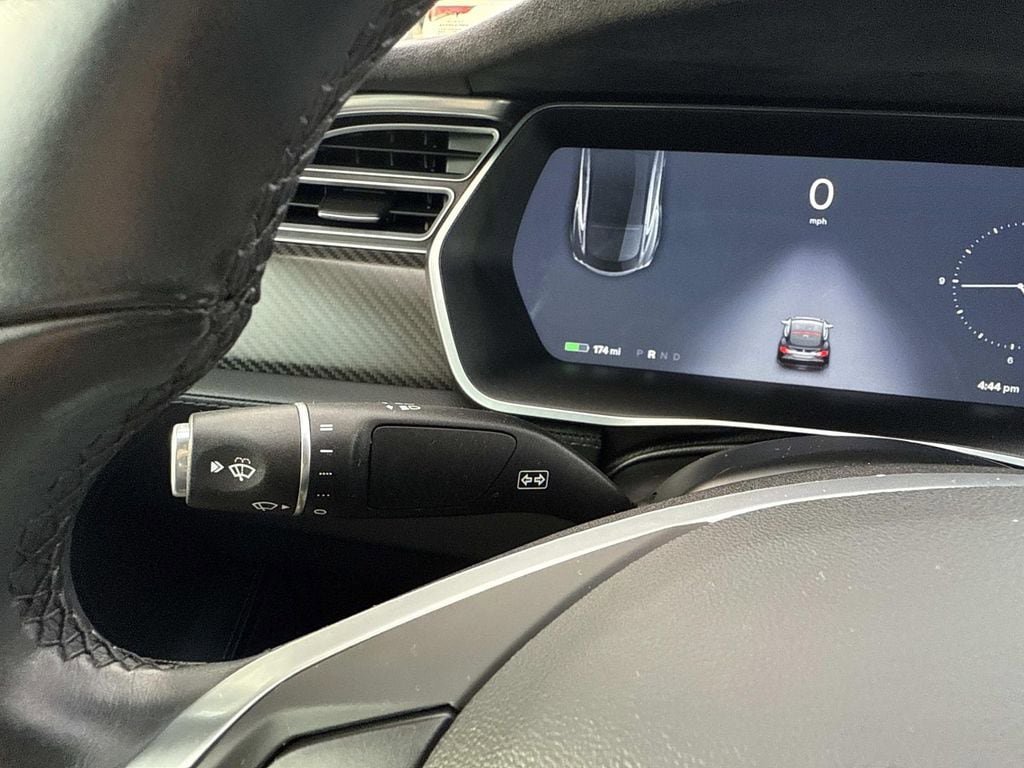Used 2014 Tesla Model S Performance RWD image 31