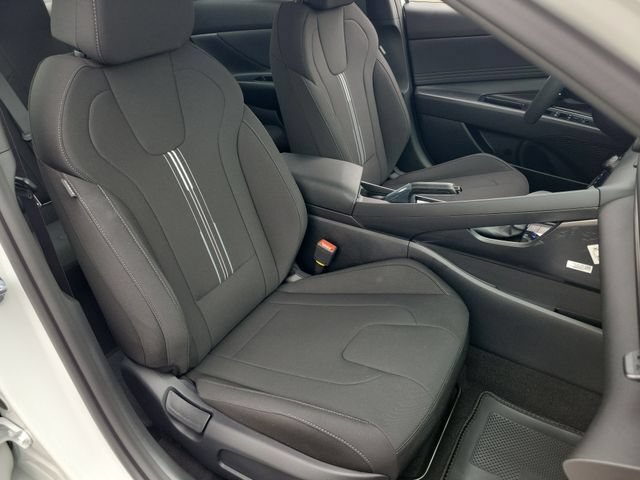 New 2026 Hyundai Elantra Sport FWD image 21