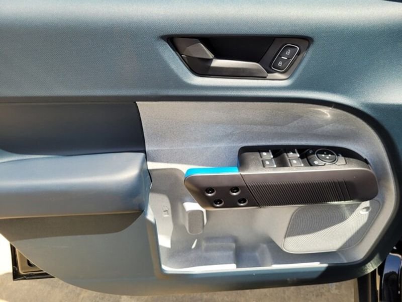 New 2025 Ford Maverick XLT w/ XLT Luxury Package FWD image 23