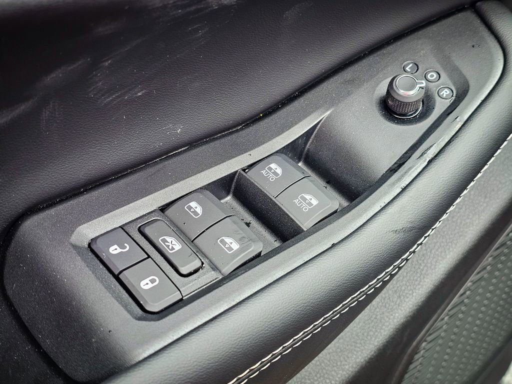 New 2026 Jeep Grand Cherokee Laredo image 10