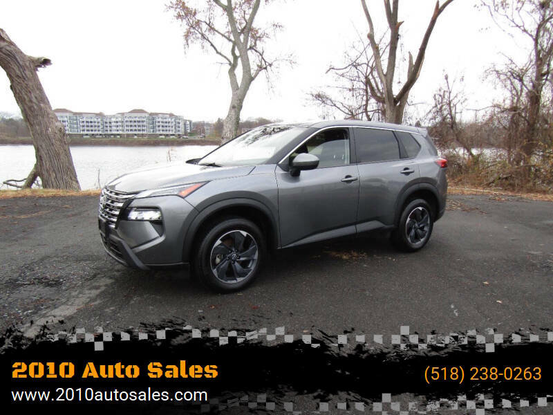 Used 2025 Nissan Rogue SV image 1