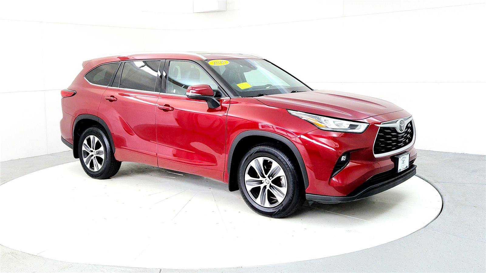 Used 2020 Toyota Highlander XLE image 7