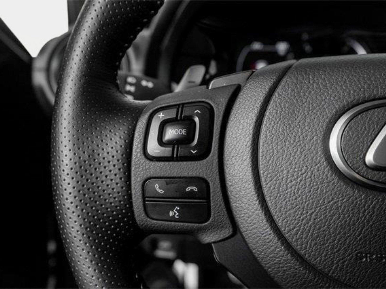 Used 2024 Lexus IS 500 w/ Accessory Package image 40