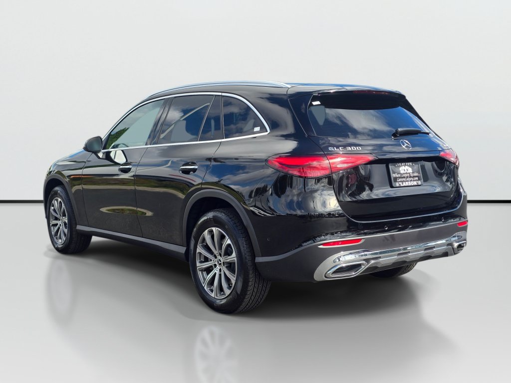Used 2026 Mercedes-Benz GLC 300 4MATIC image 3