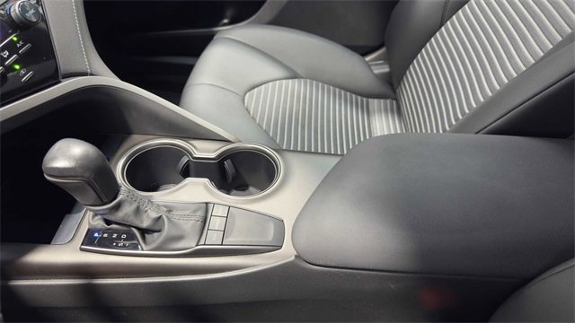 Used 2022 Toyota Camry SE image 33