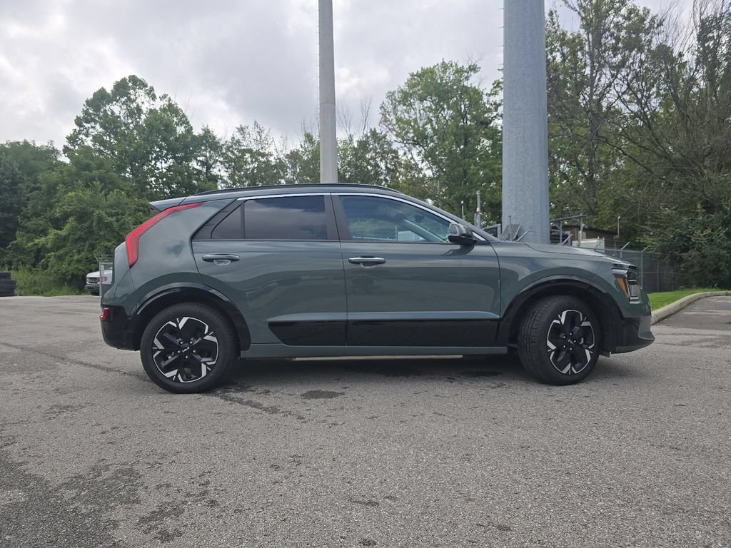 Used 2024 Kia Niro Wave w/ Wave Preserve Package FWD image 18