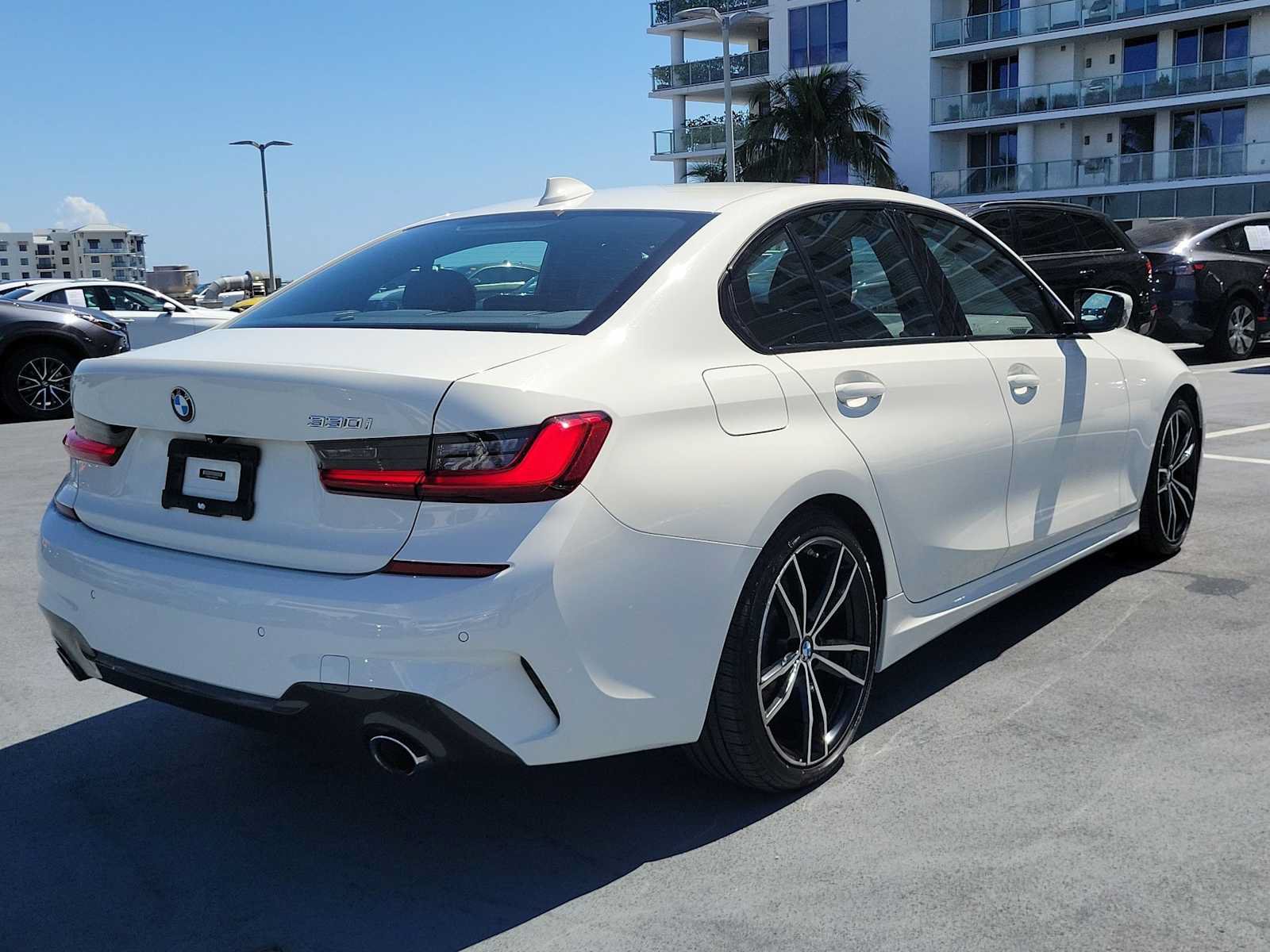 Used 2019 BMW 330i Sedan w/ M Sport Package RWD image 12