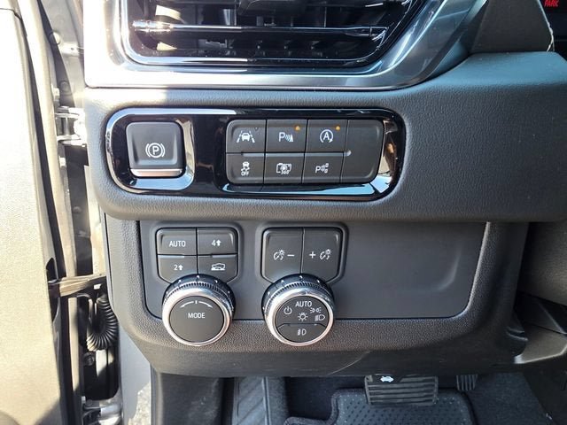 New 2026 GMC Yukon XL Elevation AWD/4WD image 32