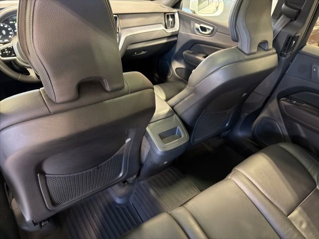 Used 2020 Volvo XC60 T6 Momentum w/ Protection Package image 30