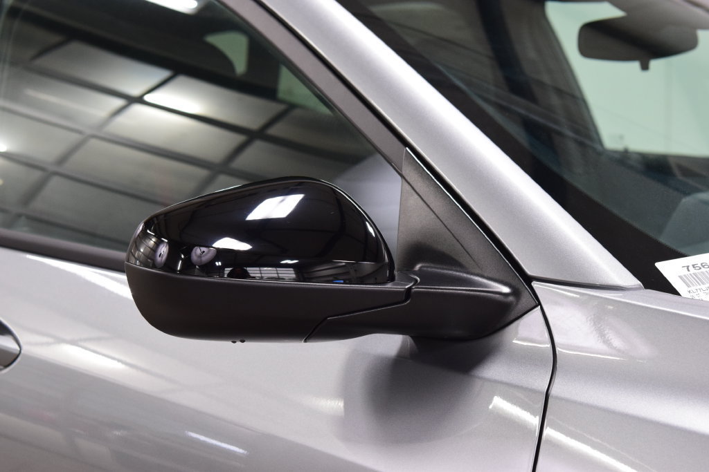 New 2026 Chevrolet Trax RS w/ Sunroof Package FWD image 17