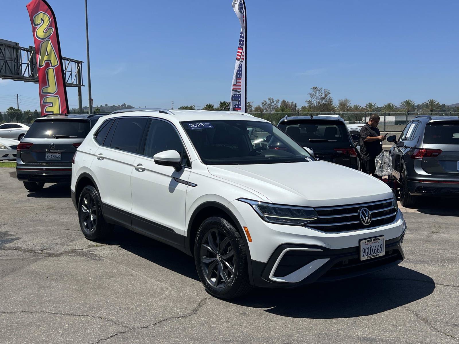 Certified 2023 Volkswagen Tiguan SE FWD image 27