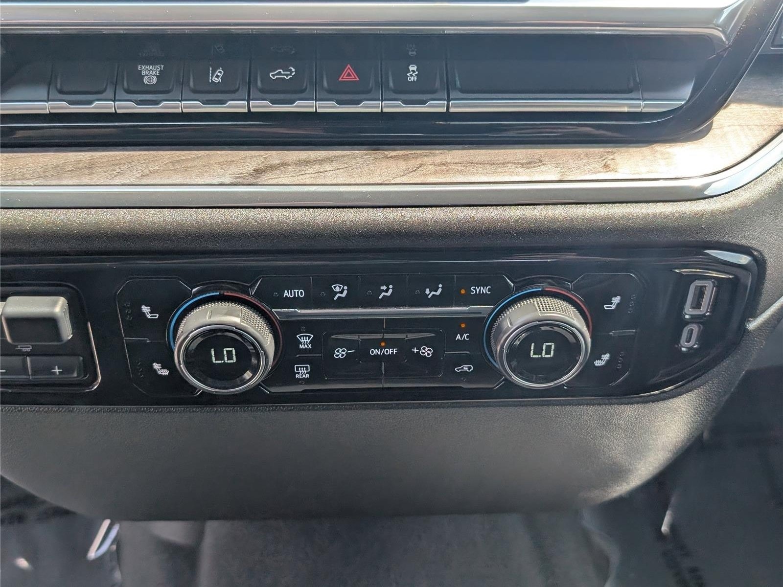 Used 2024 Chevrolet Silverado 2500 LTZ AWD/4WD image 25