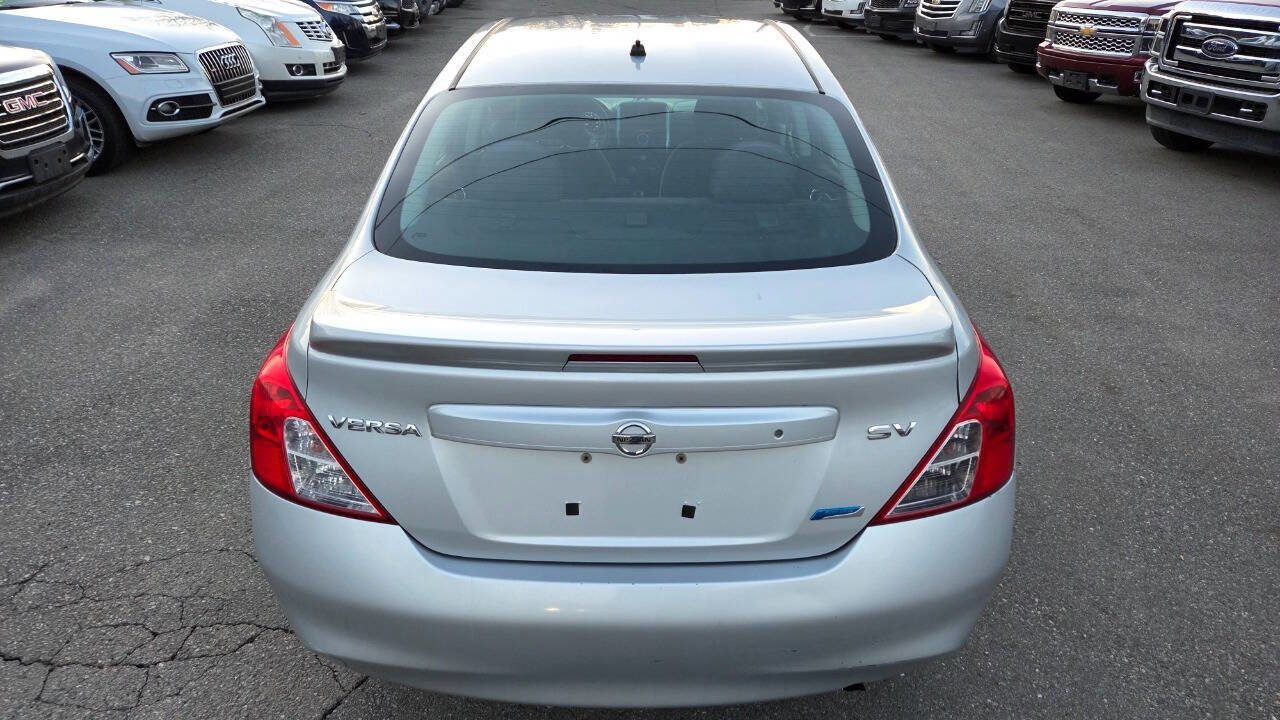Used 2013 Nissan Versa SV image 11