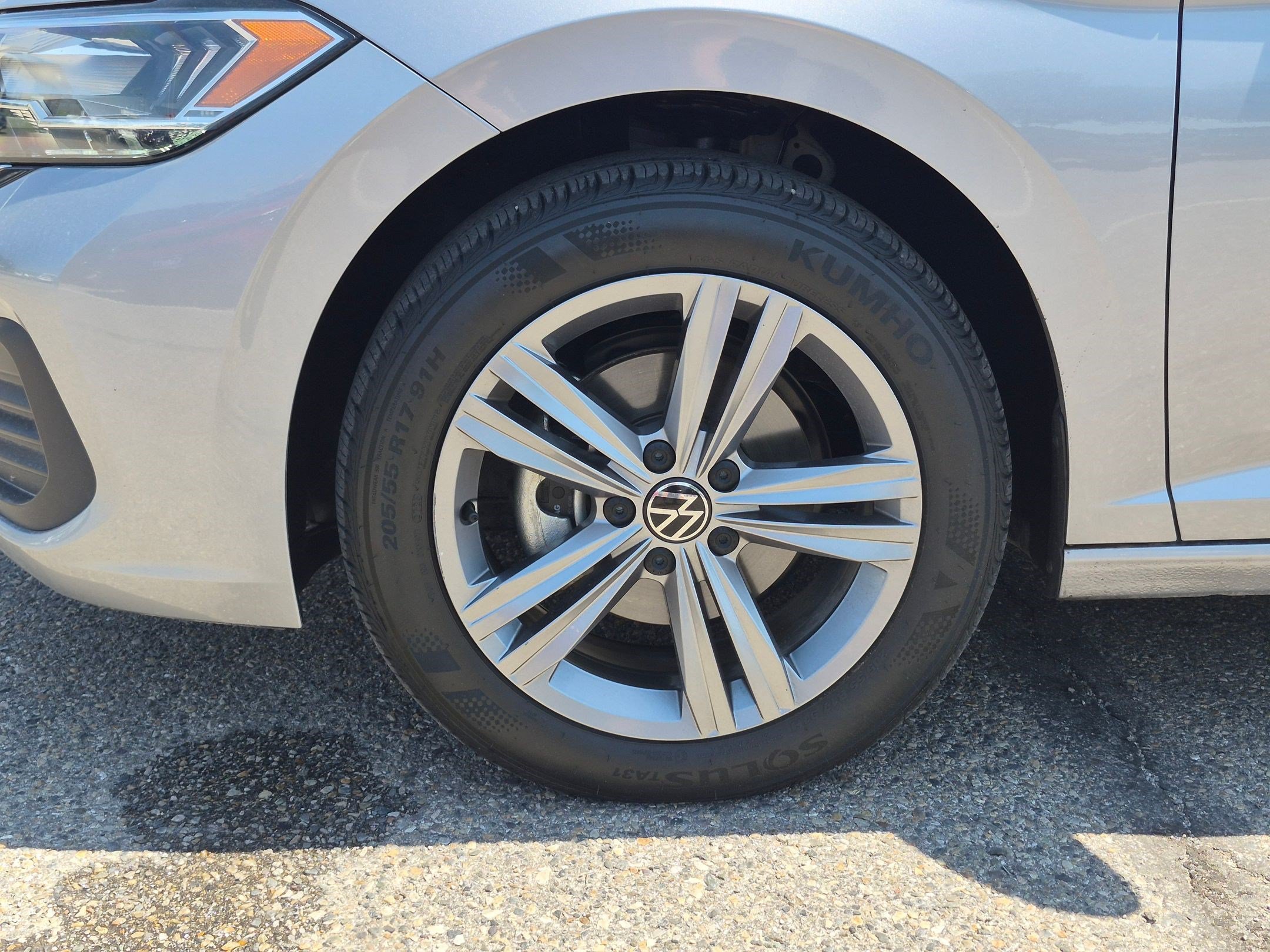 Used 2024 Volkswagen Jetta SE w/ Panoramic Sunroof Package FWD image 14