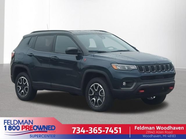 Used 2024 Jeep Compass Trailhawk AWD/4WD image 1