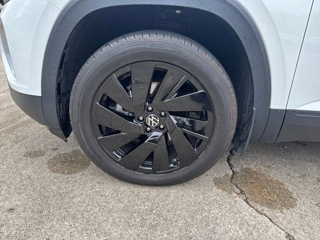 Used 2024 Volkswagen Atlas SE image 30