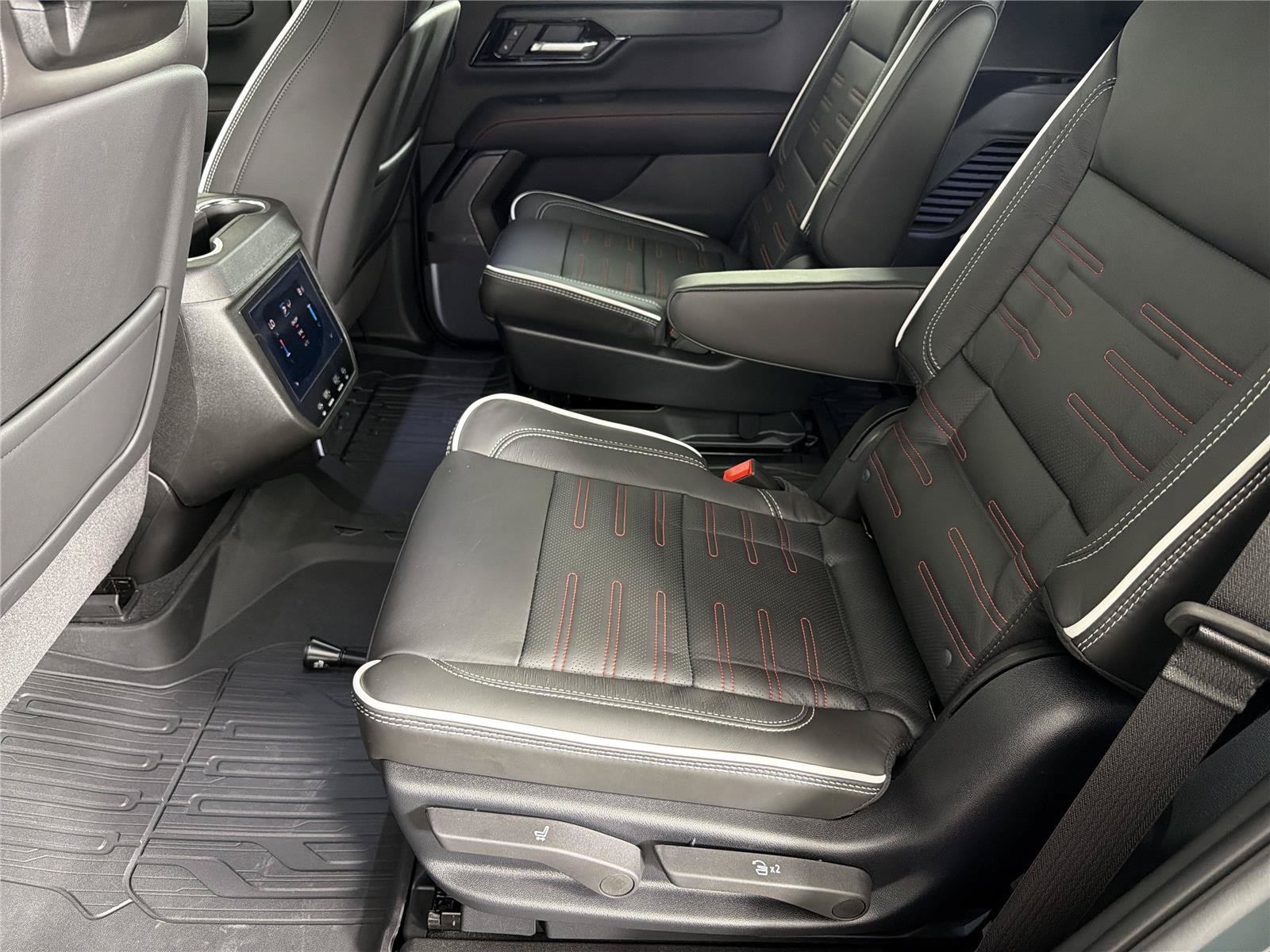 New 2026 GMC Yukon AT4 Ultimate AWD/4WD image 21