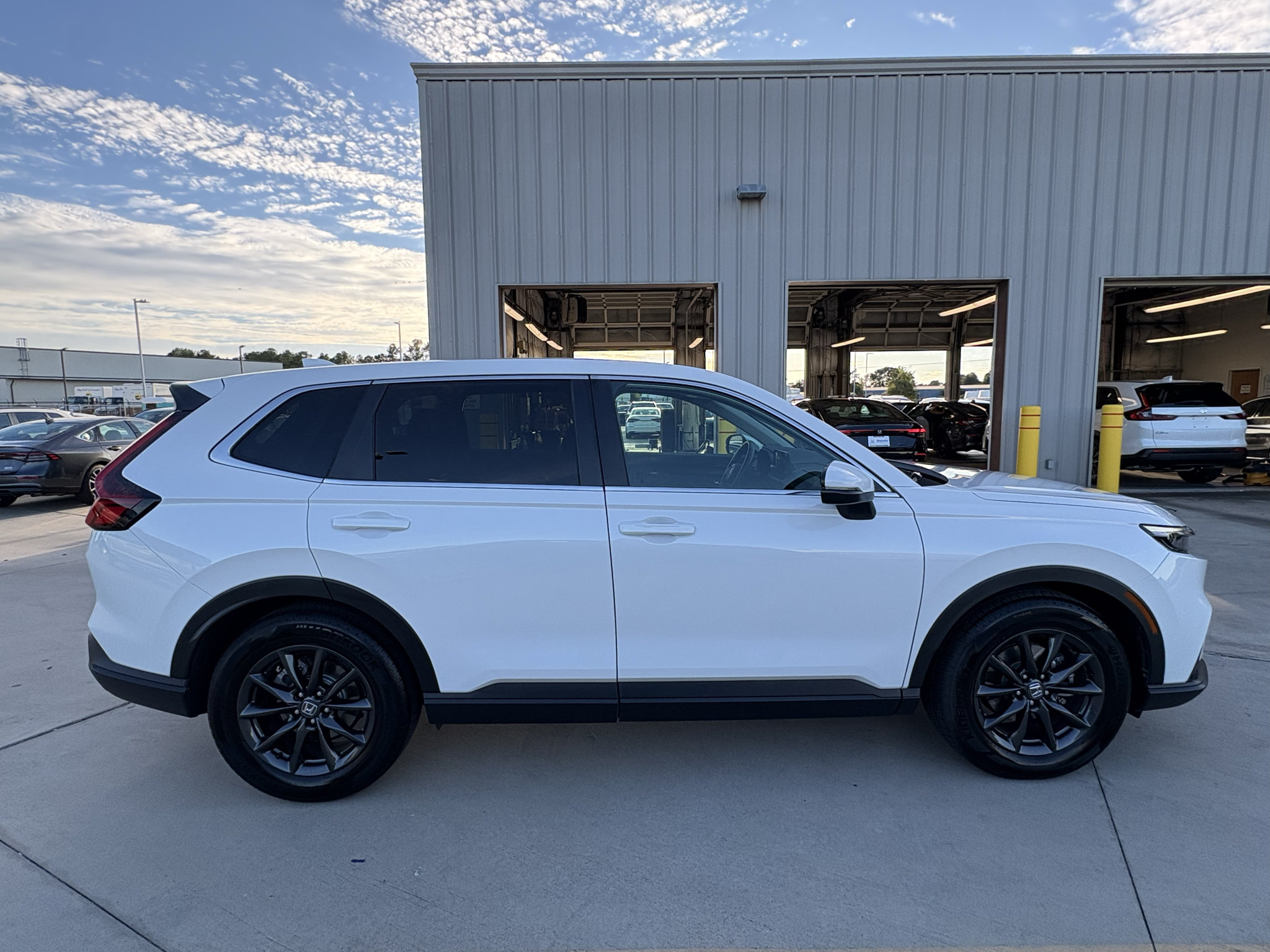 Used 2026 Honda CR-V EX-L image 9