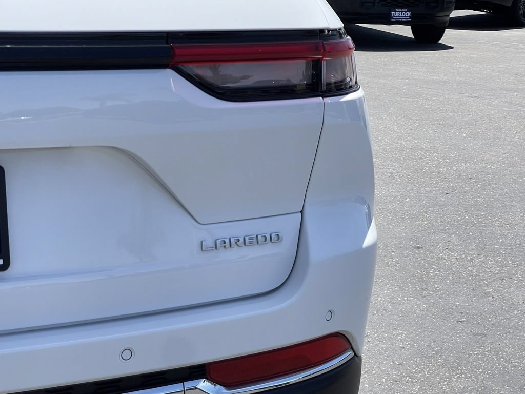 New 2026 Jeep Grand Cherokee Laredo AWD/4WD image 4